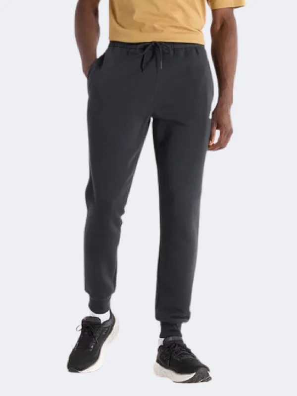 Men's pants with free cut-New Balance Sport Essential Fleece Men Lifestyle Pant Black