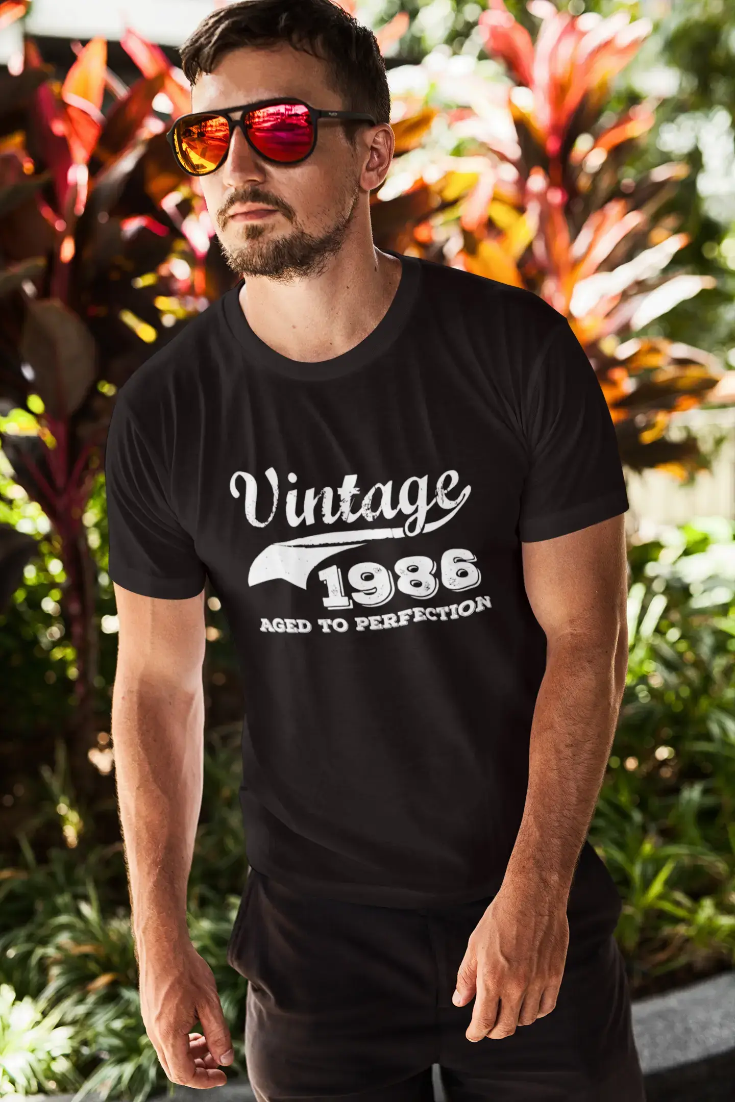 cool and stylish short sleeve t-shirts for men -Vintage 1986 aged to perfection, Black Men's Short Sleeve Round Neck T-shirt 00100