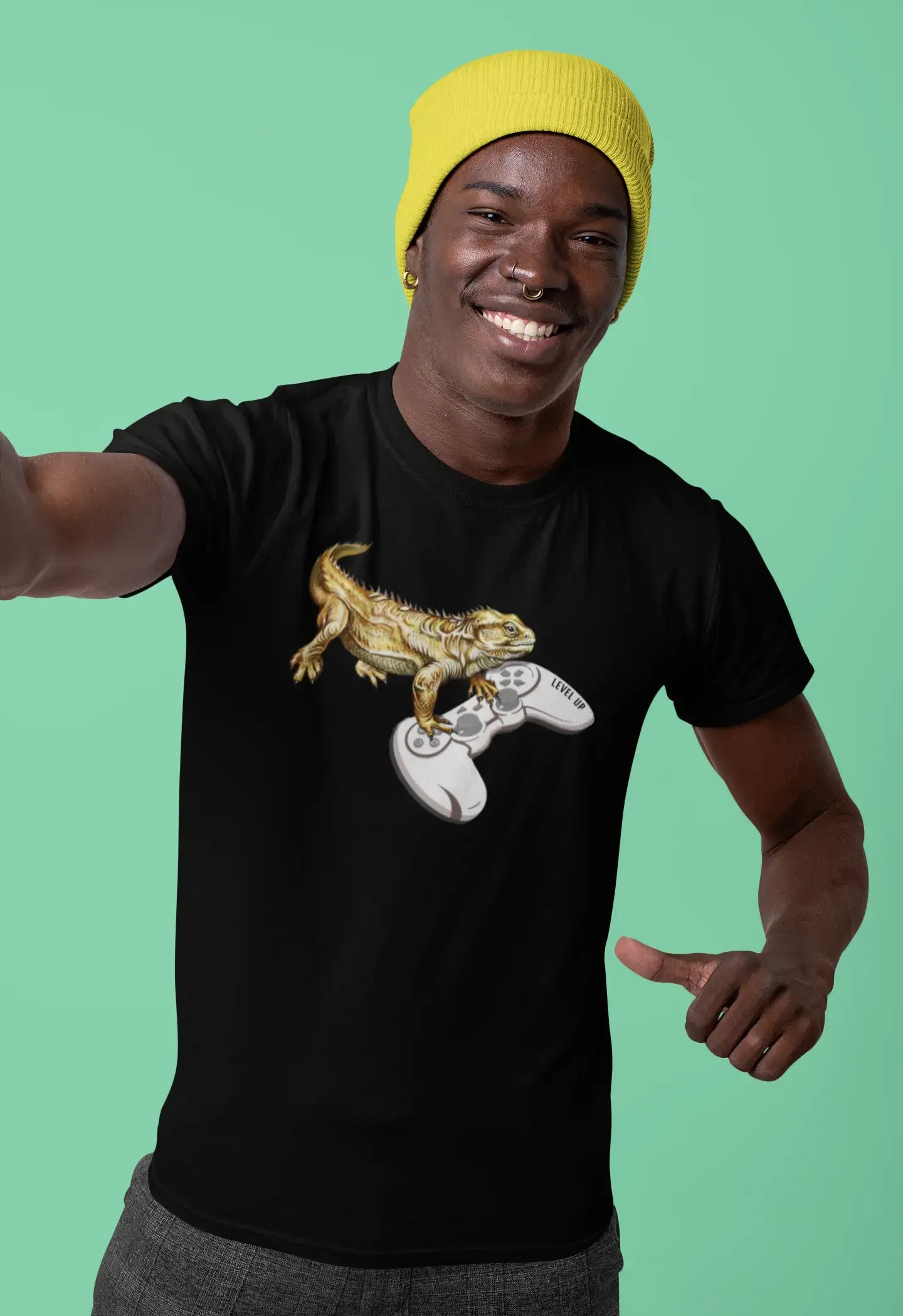 comfortable short sleeve t-shirts for weekend trips -ULTRABASIC Men's T-Shirt Lizard on Joystick - Funny Gaming Apparel - Humor Joke