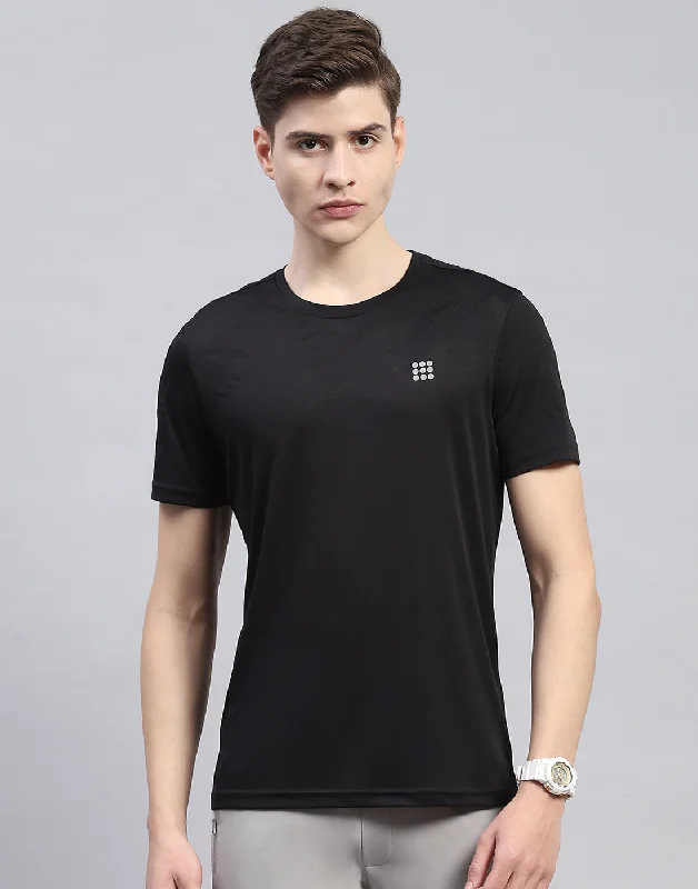 men’s high-quality short sleeve shirts with patterns -Men Black Solid Round Neck Half Sleeve T-Shirt