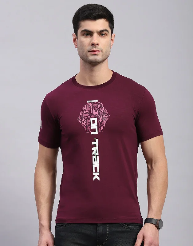 men’s relaxed short sleeve shirts for hot weather -Men Maroon Printed Round Neck Half Sleeve T-Shirt