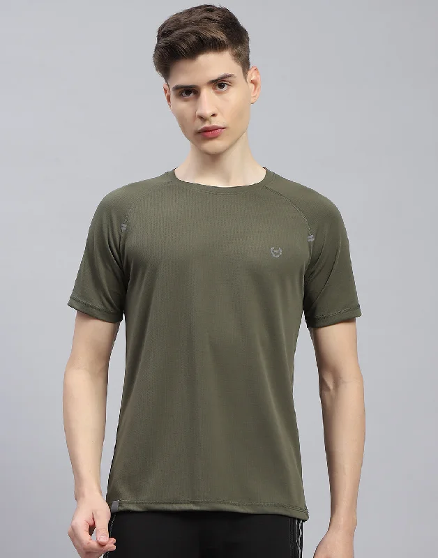 short sleeve shirts for warm weather -Men Olive Printed Round Neck Half Sleeve T-Shirt