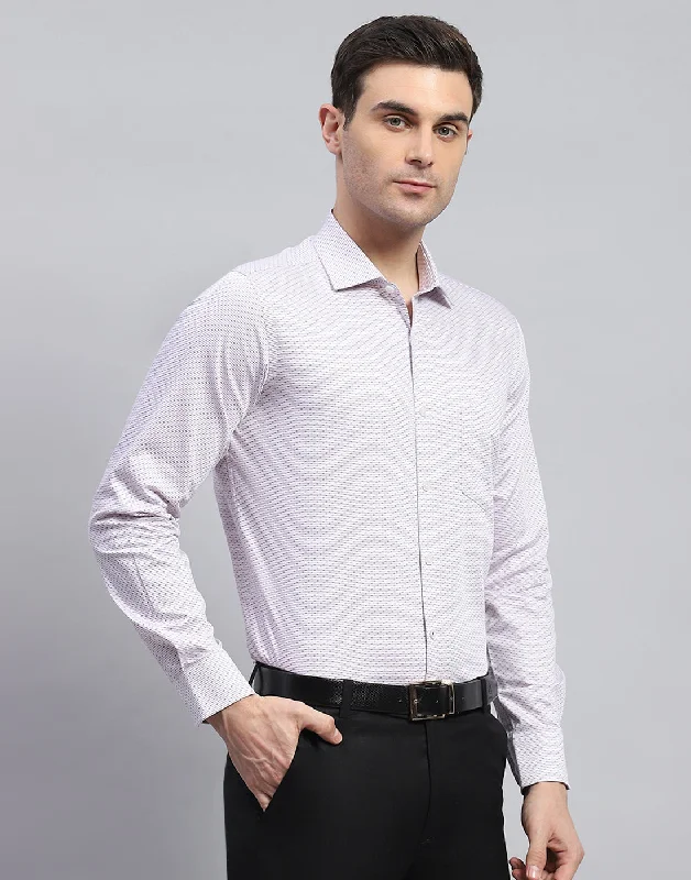 Men's rough-texture shirts-Men Pink Solid Spread Collar Full Sleeve Shirt