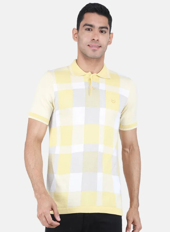 fashionable and relaxed short sleeve shirts -Men Yellow Self Design T-Shirt